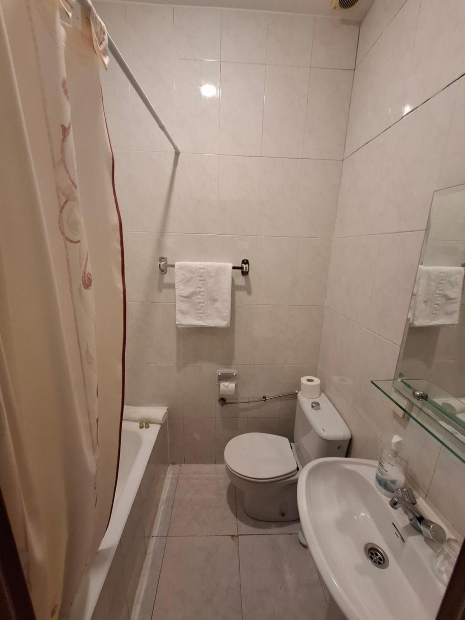Hostal Villamanez Madrid Bagian luar foto