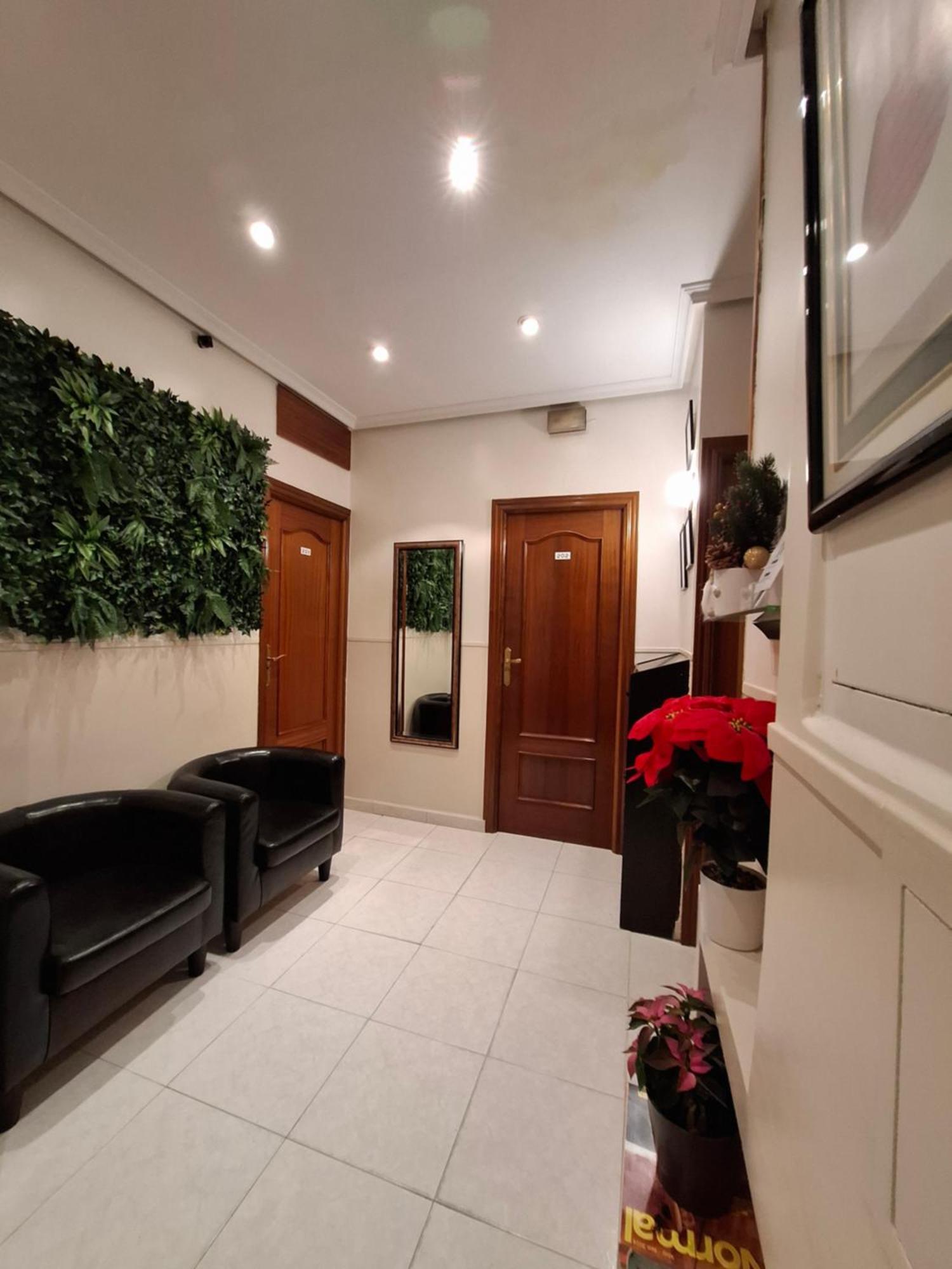 Hostal Villamanez Madrid Bagian luar foto