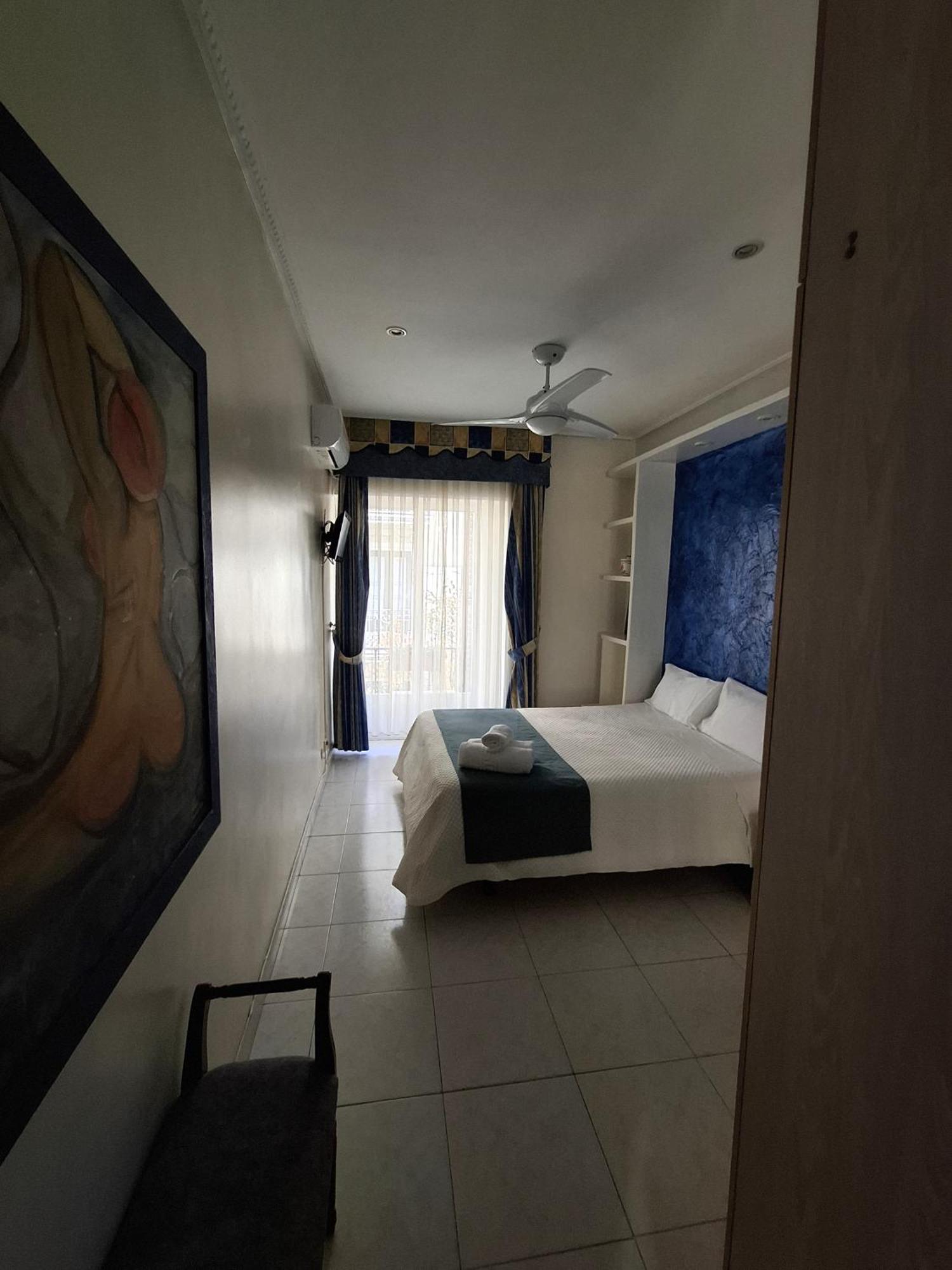 Hostal Villamanez Madrid Bagian luar foto